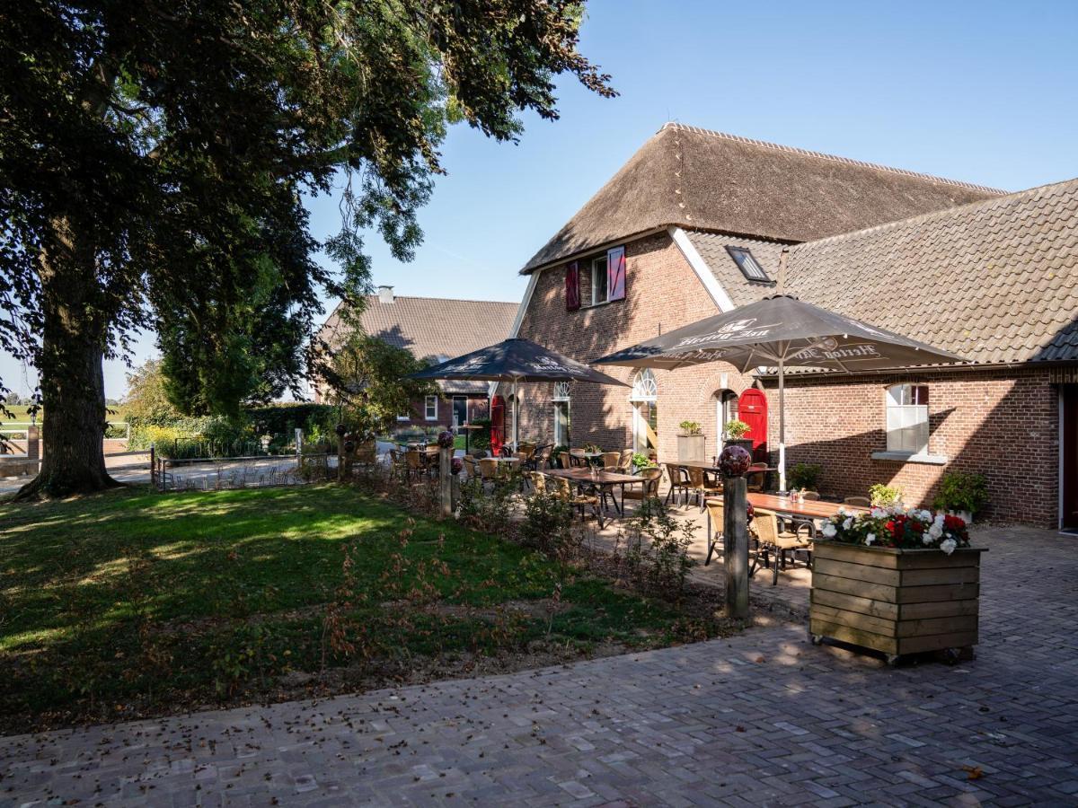 Bed and Breakfast De Raayhof Doornenburg Экстерьер фото